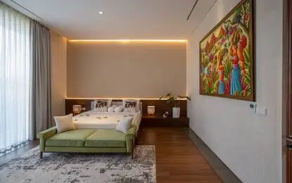 5-Bed 6.5-Bath Villa