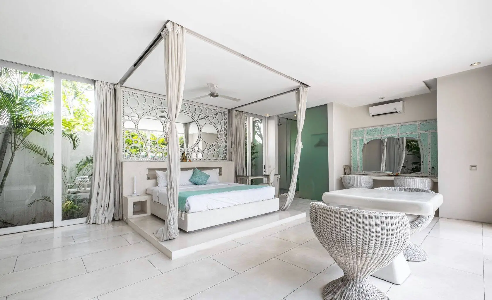 5-Bed 5-Bath Villa