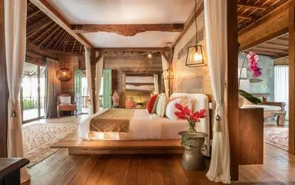 6-Bed 6.5-Bath Villa