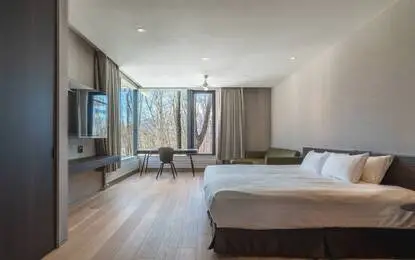 6 Bedroom Chalet with Onsen