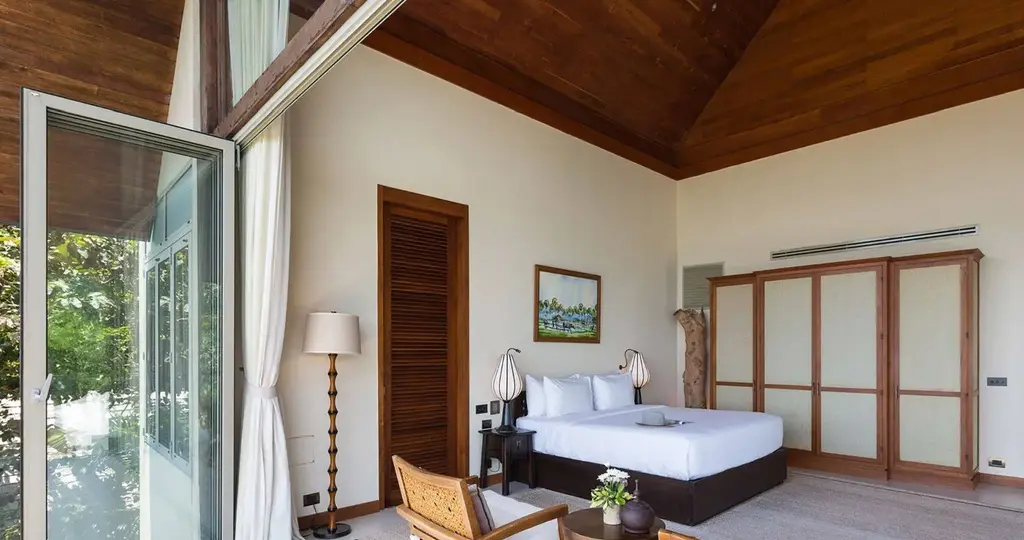 5-Bed 6-Bath Villa