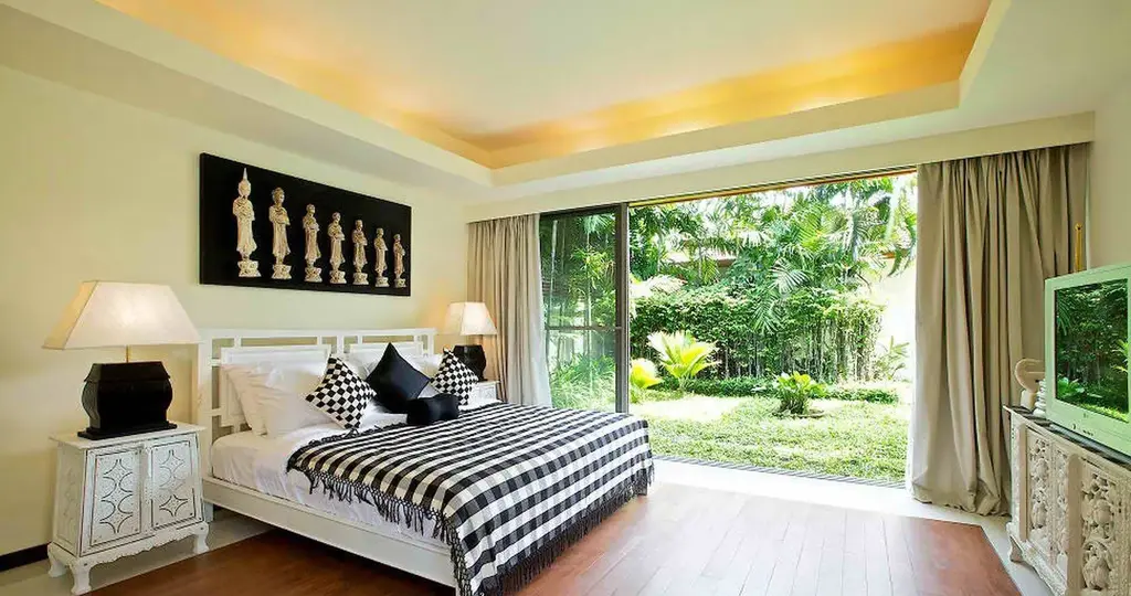 3-Bed 3.5-Bath Villa