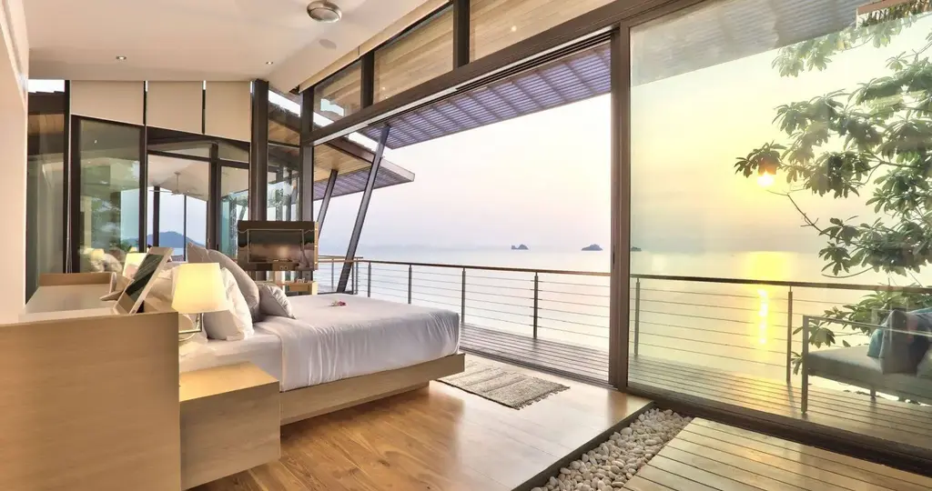 4-Bed 4-Bath Villa