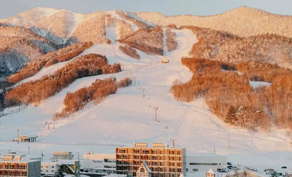 26/27 Luxe Nomad Winter Stay